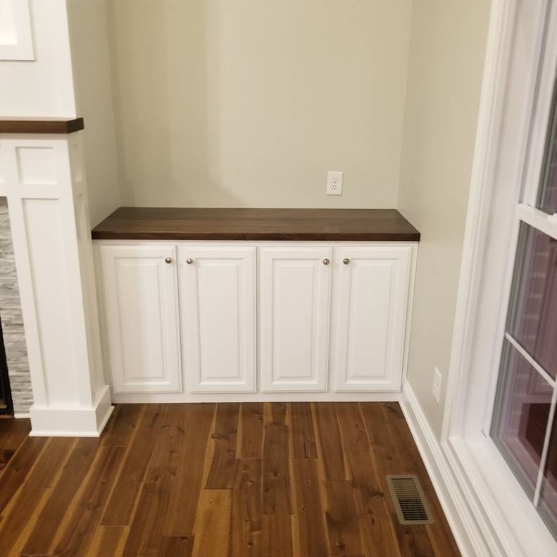 A close up of a hard wood floor

Description automatically generated
