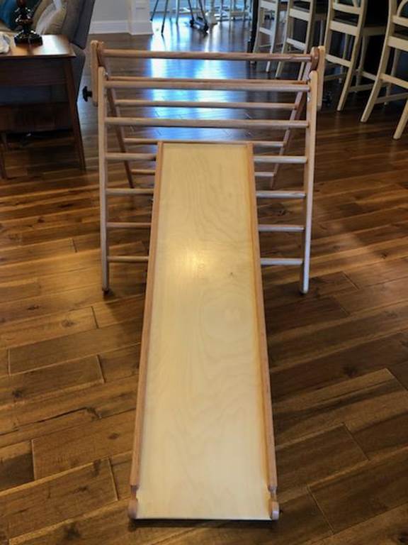 A picture containing floor, indoor, chair, room

Description automatically generated