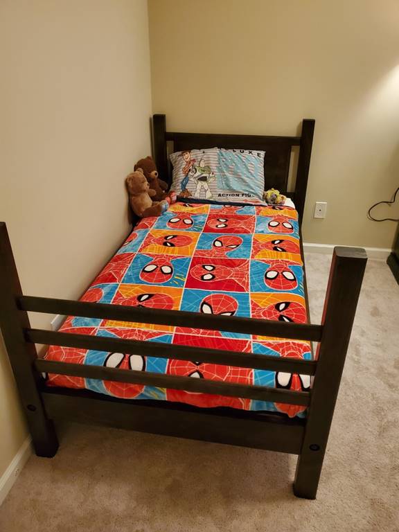 A picture containing indoor, table, sitting, room

Description automatically generated